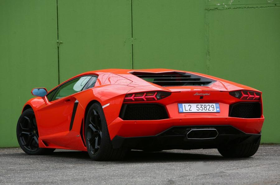  Lamborghini Aventador LP700-4 2011 года  (фото 116 из 204)